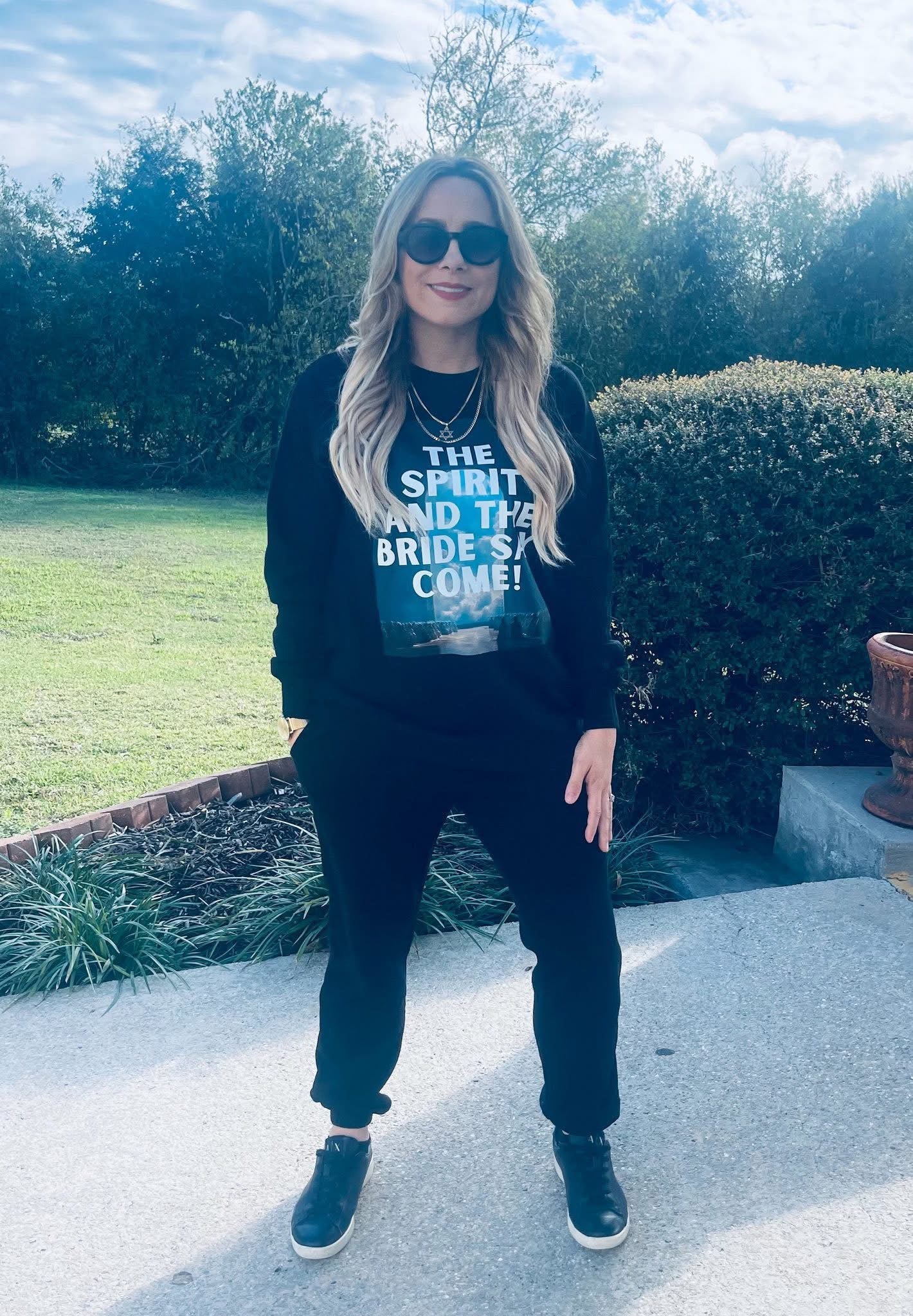 The Spirit And The Bride Say Come  - Unisex Jogger Set - Black