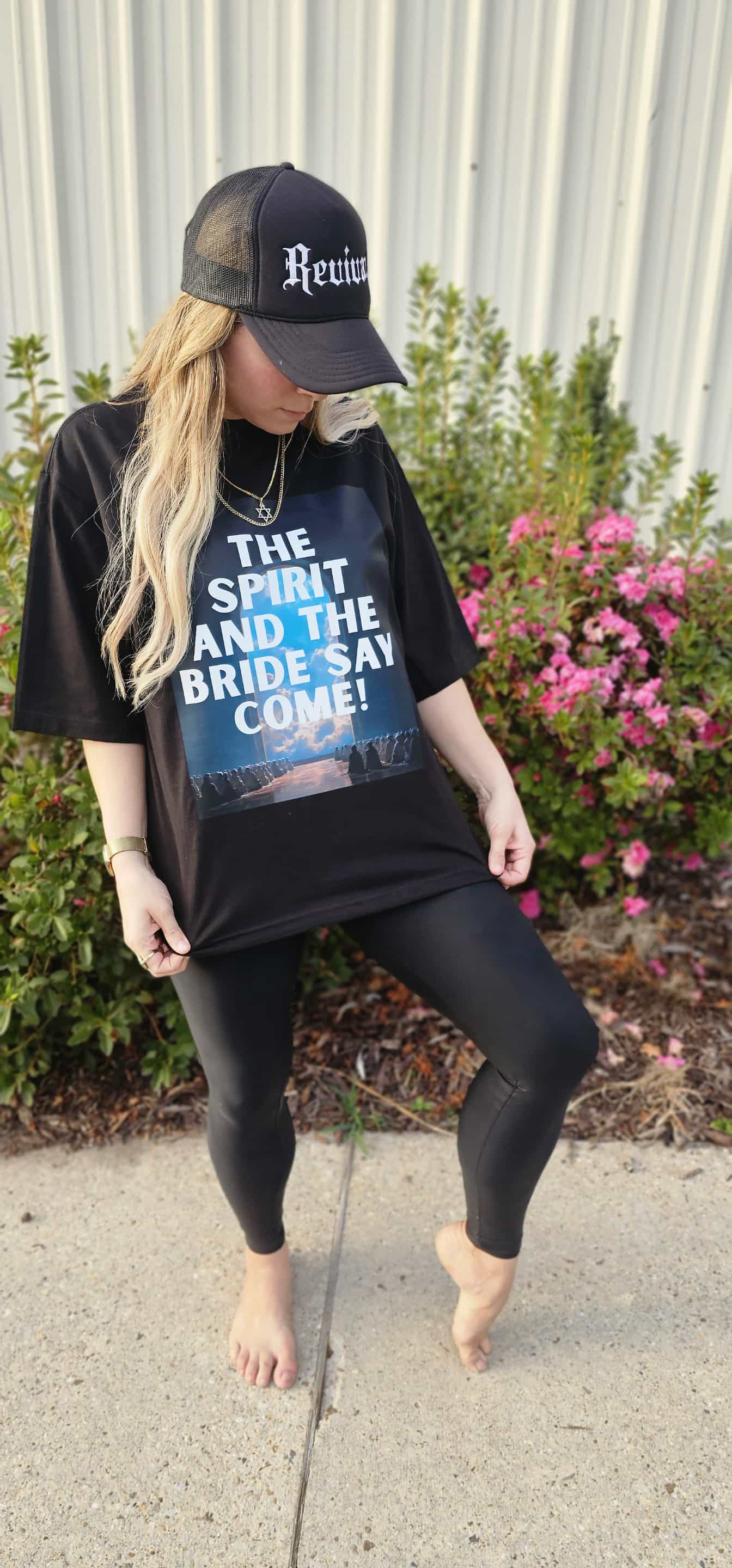 The Spirit And The Bride Say Come  - Unisex Heavyweight Oversized Tee - Black
